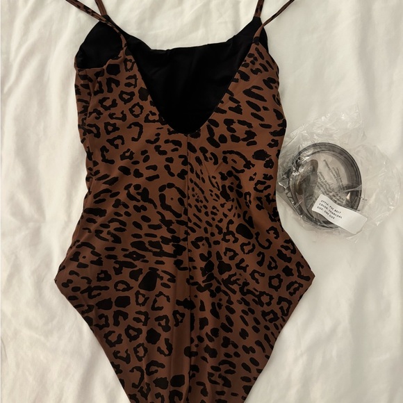 Alix NYC Drexel Printed Belted One Piece Swimsuit WOT, brand new condition - Picture 3 of 5